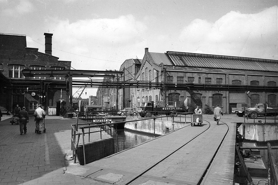 Van Gendthallen Zuid en Oostgevel 1964