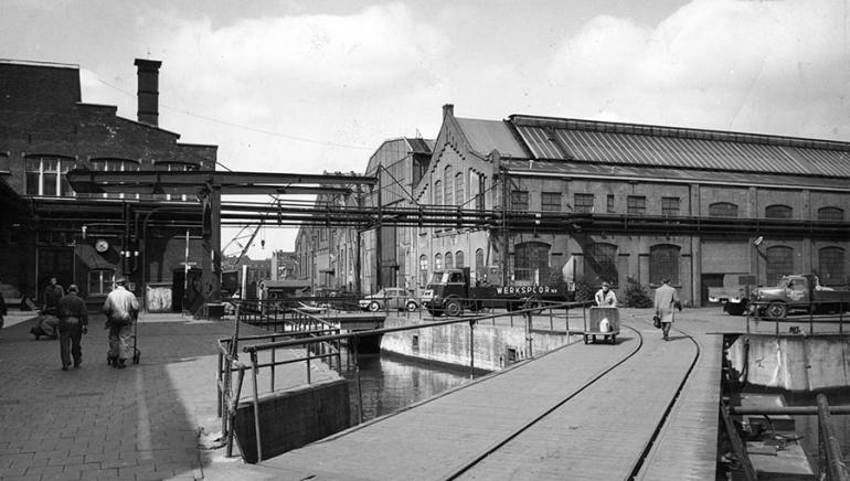 Van Gendthallen Zuid en Oostgevel 1964